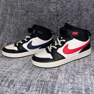 Nike Court Borough 2 Mid